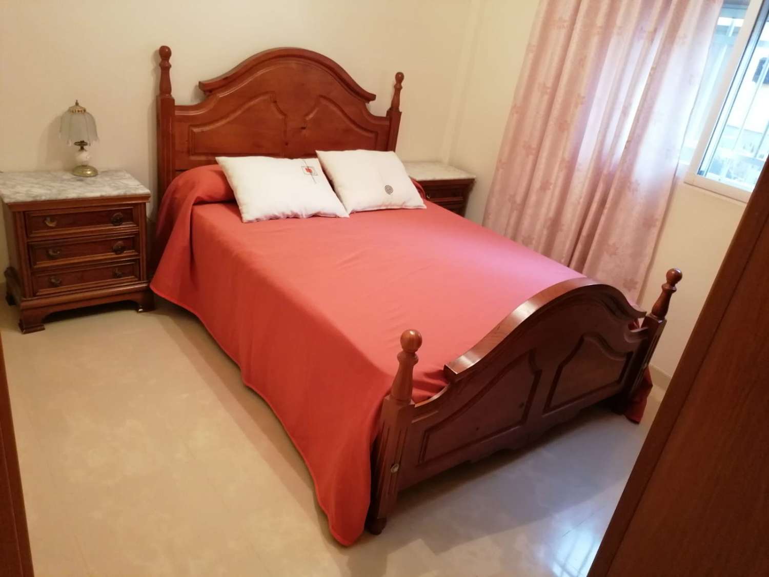 Piso de 3 dormitorios en venta en Calahonda
