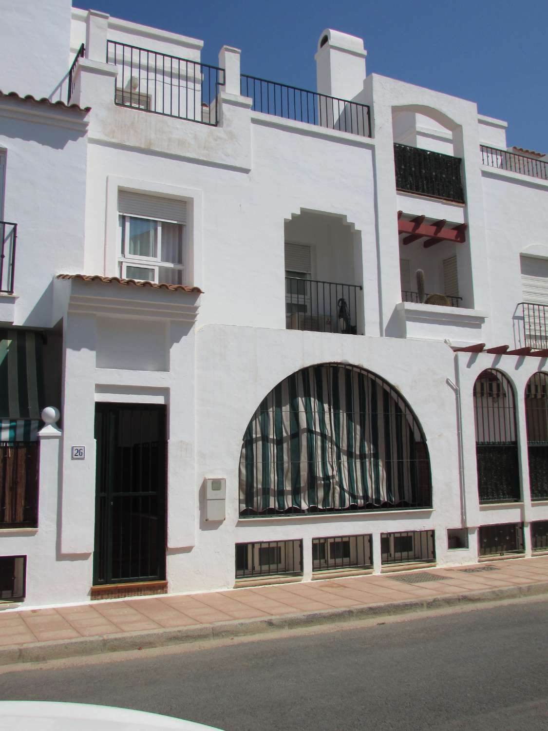 Schönes Stadthaus zum Verkauf in Perla de Andalucia