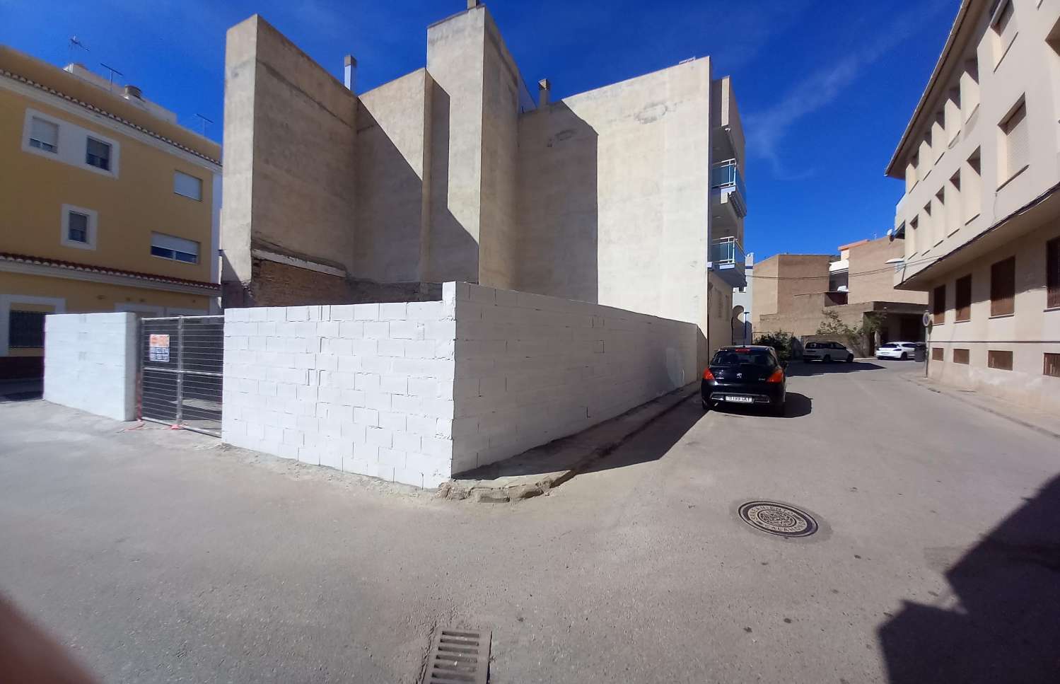 Solar en venta en zona del embarcadero de Calahonda