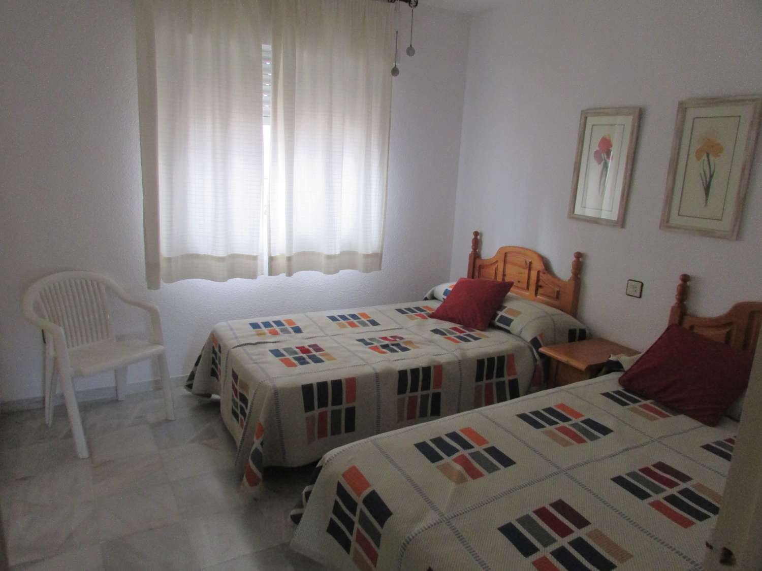 Estupendo apartamento con amplia terraza en venta en Urb Perla de Andalucia